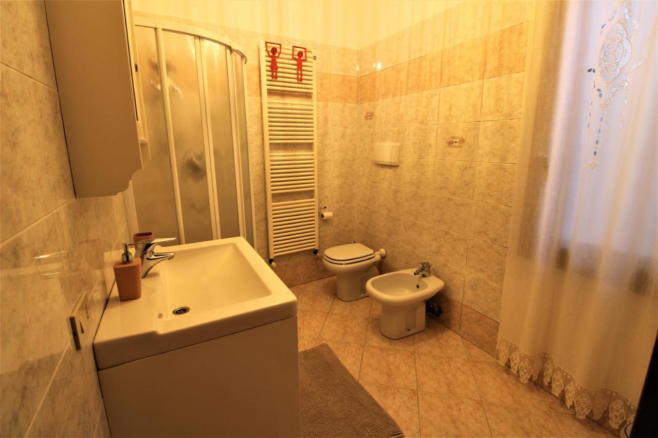 Central And Spacious Apartment Veneţia Exterior foto